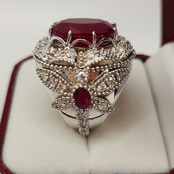 18ct Deep Red Natural Ruby, 2ctw Diamond 14k White Gold Cocktal Ring. - Picture 9 of 11